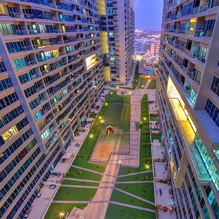 Octavius Holiday Homes, Spacious 2 Bedroom Apartment, Dubai Skyline & Burj Khalifa View Bagian luar foto